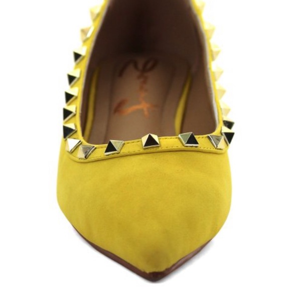 NIB Seven7 Yellow Clara Studded Pointed Toe Flats - Picture 3 of 9